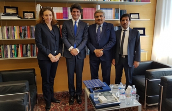 Ambassador Anil Wadhwa called on the Rector Gianmario Verona and director External Affairs of Università Commerciale Luigi Bocconi in Milan  and discussed strengthening of India centric modules in the management and business programmers as well as prospects for Indian students in the university (27.3.17)