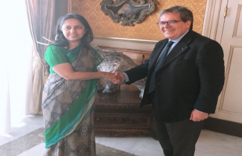 April 23rd: Ambassador Reenat Sandhu calls on the Mayor of Catania Mr. Enzo Bianco at Palazzo degli Elefanti in Catania, Sicily. Indian Embassy interacted with the businessmen from Catania. Business outreach through B2G meetings with the local companies in Catania to promote cooperation between Indian companies and Catania.