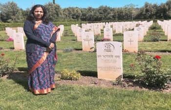 April 24th: Ambassador Reenat Sandhu paid homage to the fallen Indian soldiers at Syracuse war cemetery. 41 Indian soldiers lost their lives in the war in Sicily in 1943 during WWII.