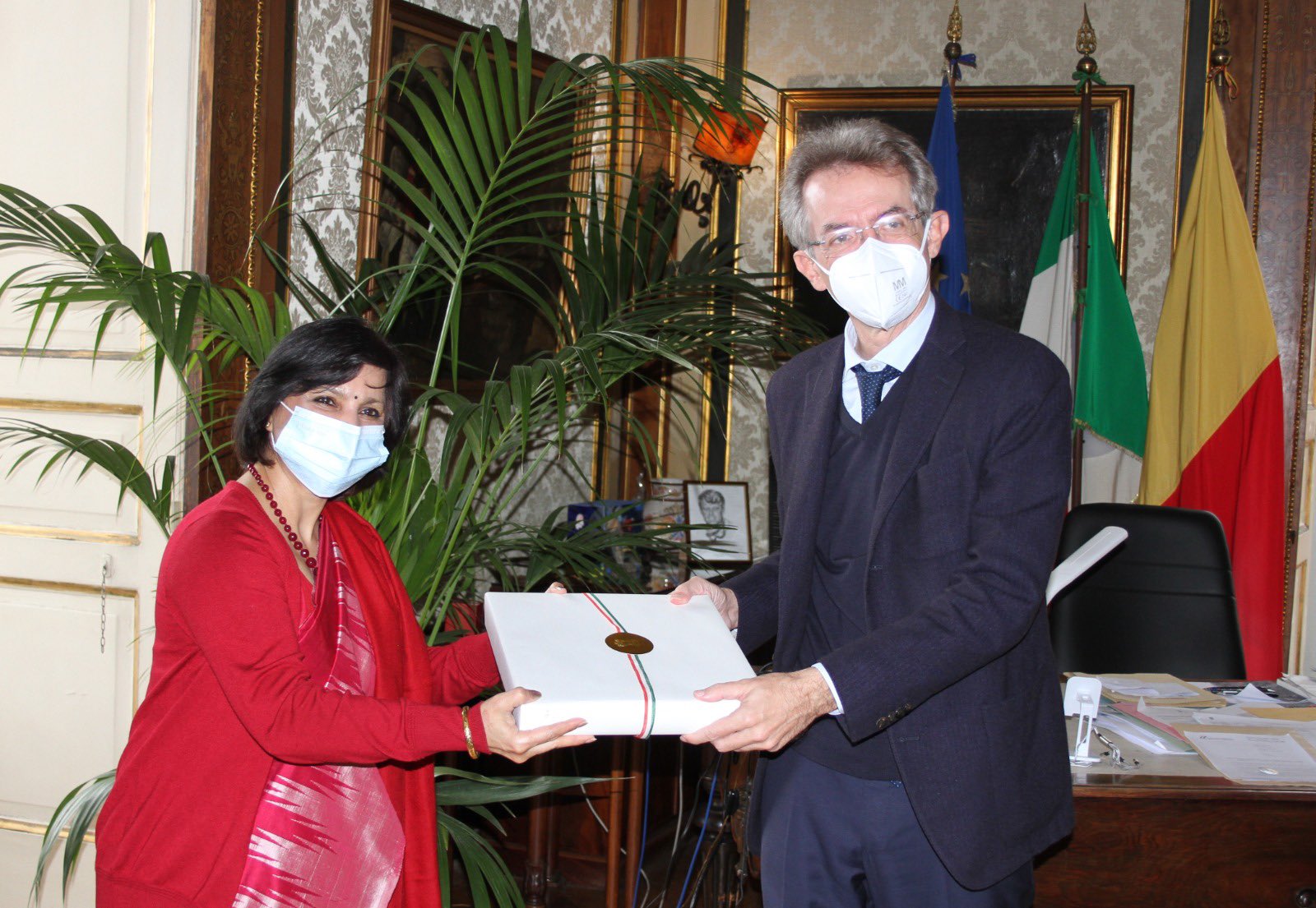 Ambassador Dr. Neena Malhotra met Mayor of Naples Hon'ble Gaetano Manfredi