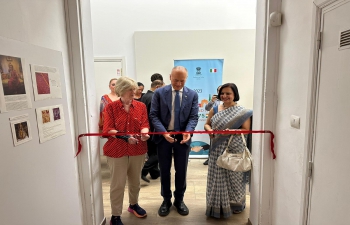 Inauguration of the Indian exhibition of handwoven Banarsi Silk & Kashmiri Pashmina at Accademia di Belle Arti in Rome